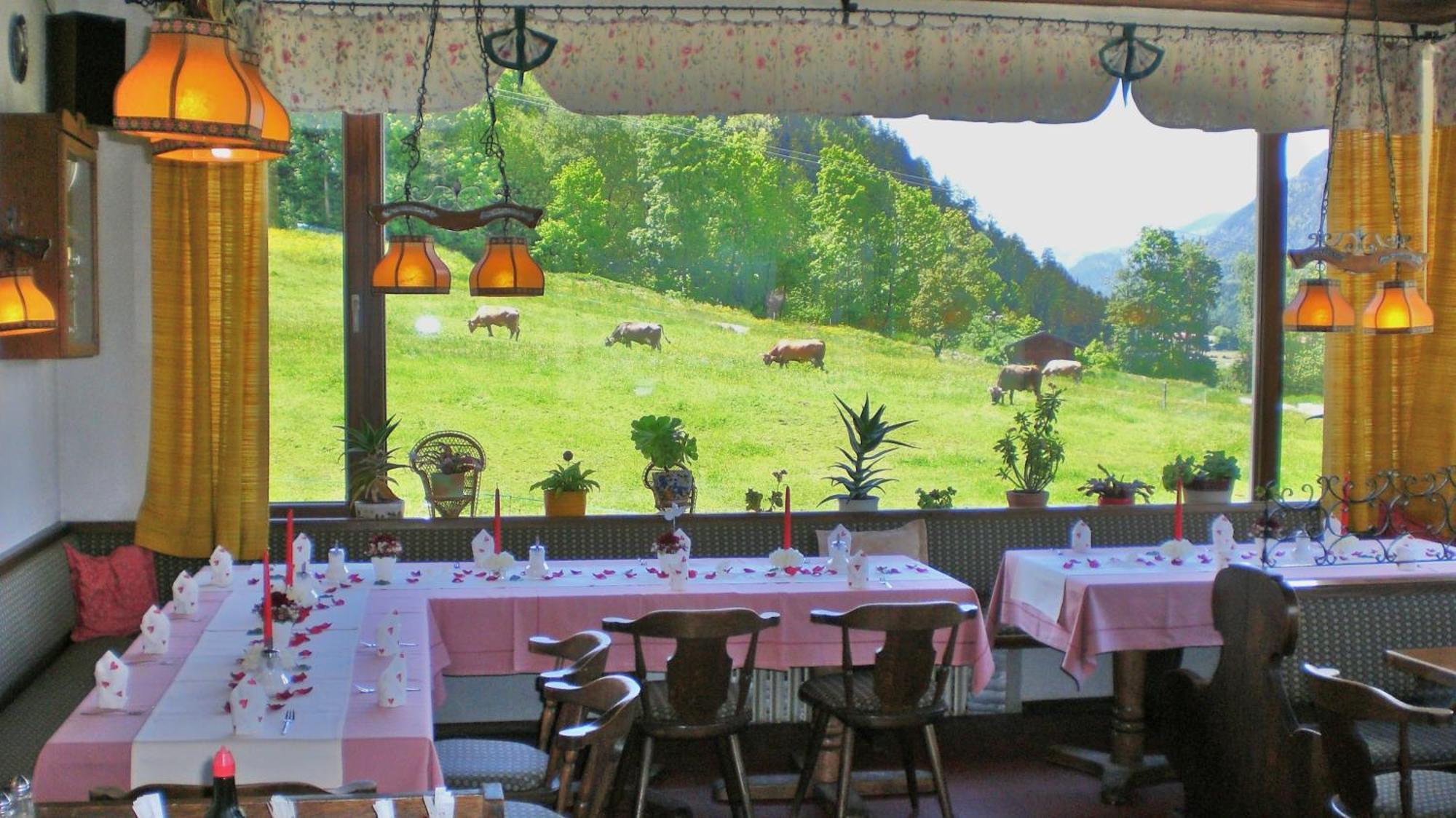 Hotel Restaurant Hausberg Гармиш-Партенкирхен Экстерьер фото